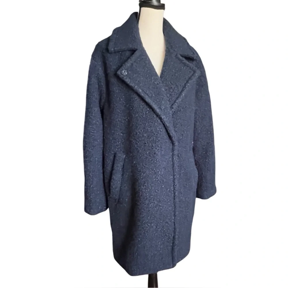 BCBGMAXAZRIA Blue Textured Boucle style Coat. Soft Warm. New With Tags. ($378)